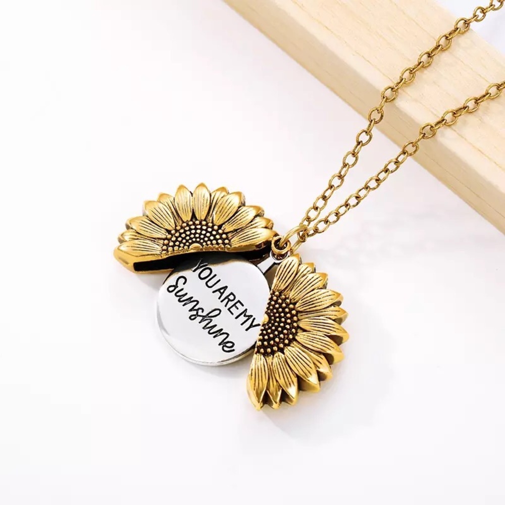 Cute Gold Sunflower Necklace